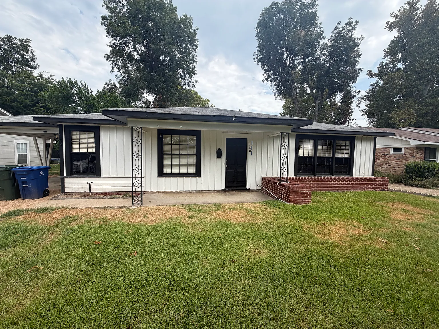 3 bed, 1189 sqft, $1,200 — Photo 1