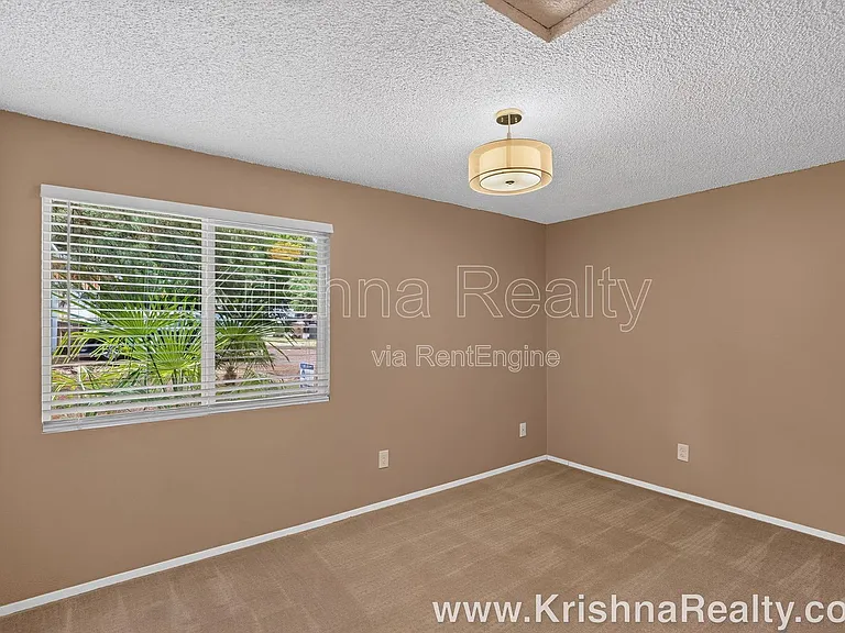 19684 SW 68th Ave — Photo 15