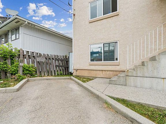 3rd image of 1921 SE 25th St SW #202