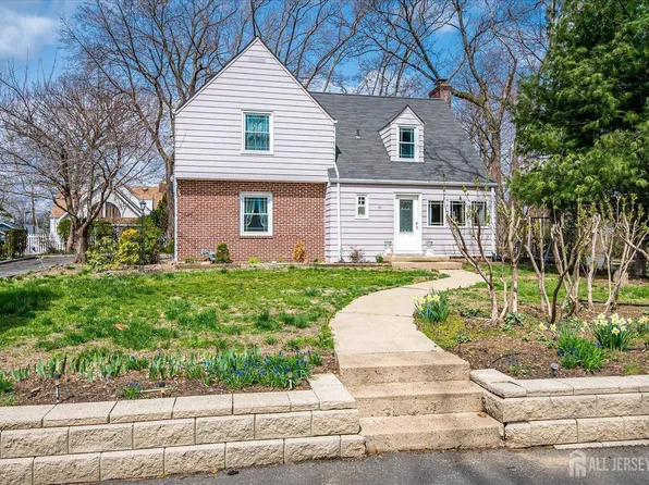 41 Pershing Ave, Sayreville, NJ 08872