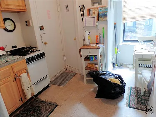 Rented by DSA Realty | media 36