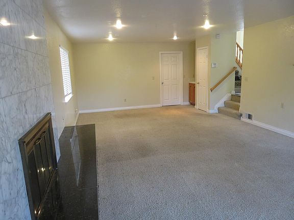 5th image of 8111 Rush River Dr