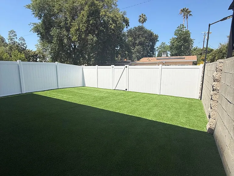 7008 Oso Ave — Photo 2