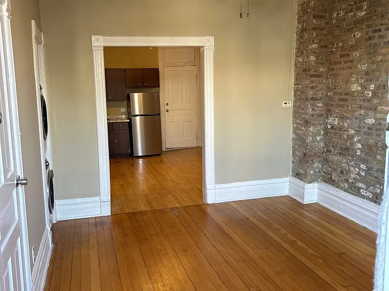 862 N Hermitage Ave #1R — Photo 2