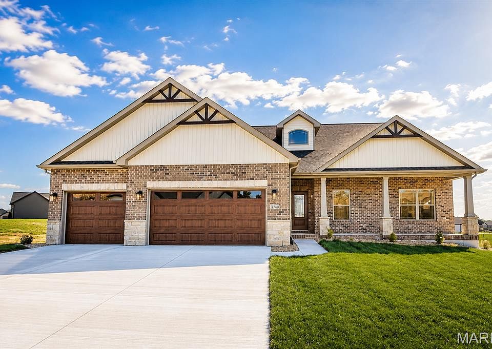 1st image of 3740 Golfview Cir