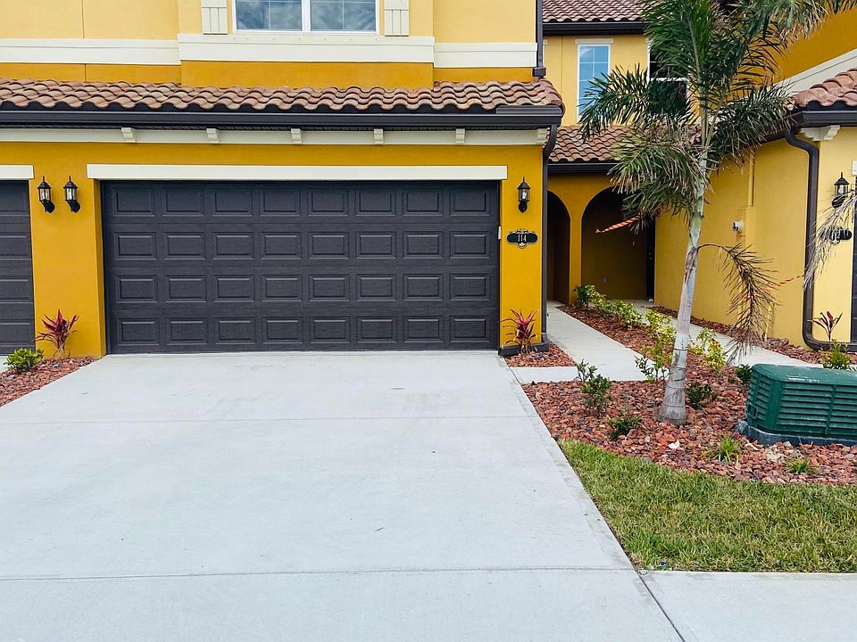 1st image of 114 Clemente Dr #114
