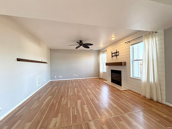 4th image of 924 Gulf Shore Blvd