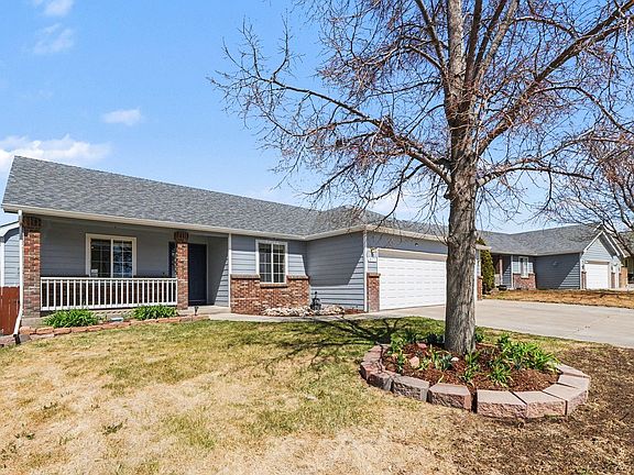 3rd image of 317 Sunset Dr