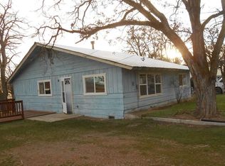 831 E Webb St, Montague, CA 96064