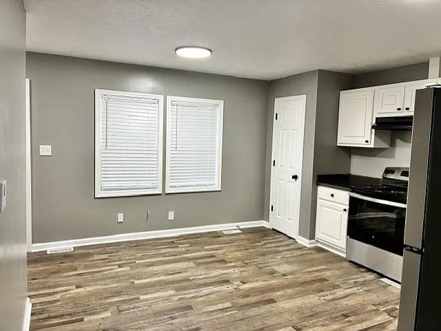 253 Melwood Street B - R — Photo 2