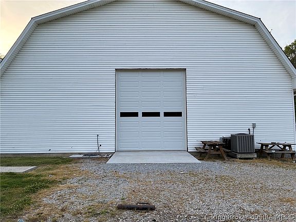 3rd image of 10609 Brownstown Road