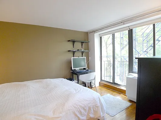 Rented by Sotheby's International Realty | media 47