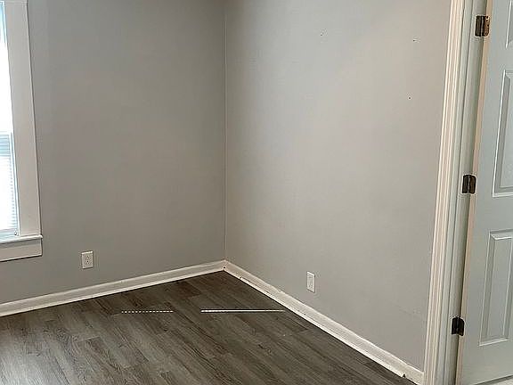 5th image of 938 E White St