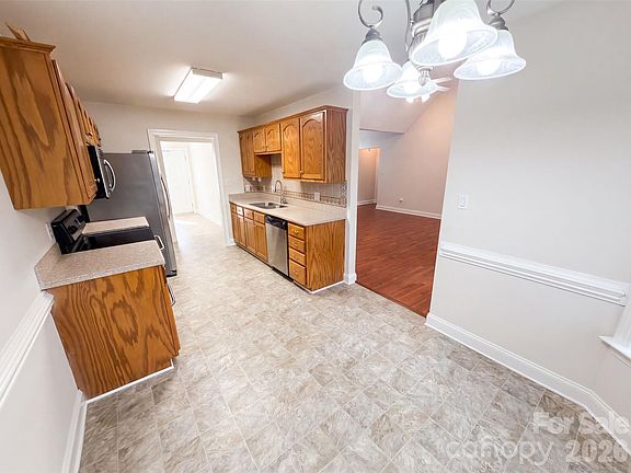 2nd image of 2037 Olde Towne Dr