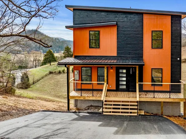3005 Nellie Dr, Sevierville, TN 37876