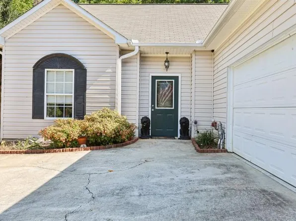 3676 Misty Oak Dr, Flowery Branch, GA 30542