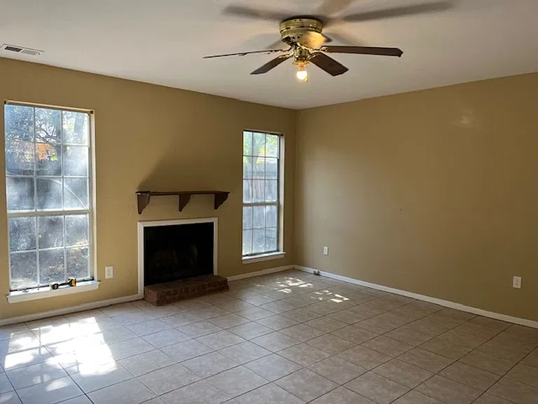 2635 Brachton Cv E — Photo 2
