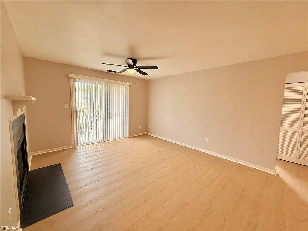 2 bed, 2.0 bath, $1,595 — Photo 4