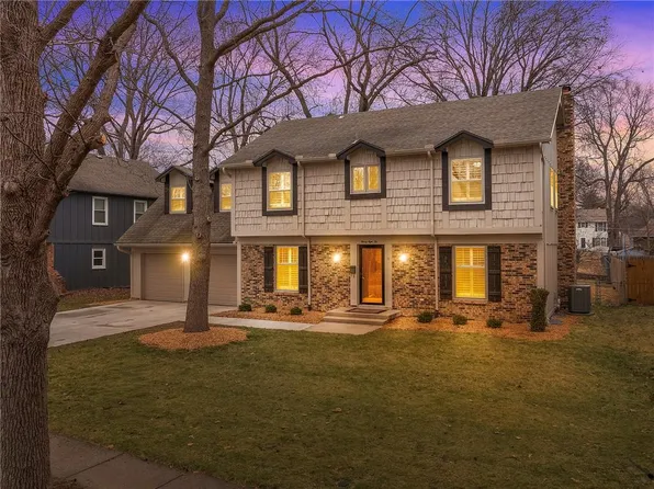 9810 W 100th Ter, Overland Park, KS 66212