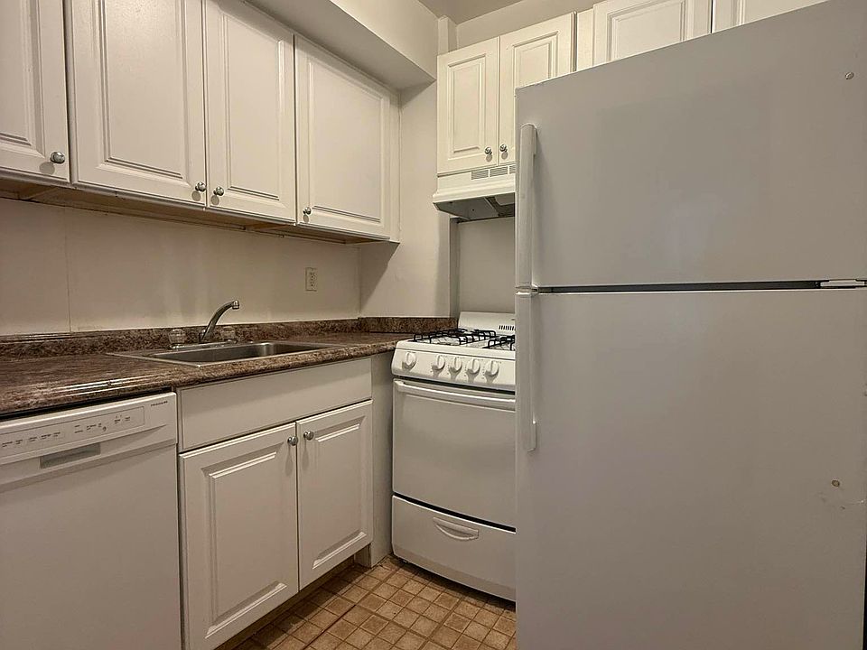 2nd image of 514 Ocean Pkwy APT 5F