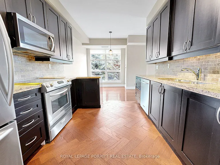 9 Burnhamthorpe Cres #309 — Photo 8