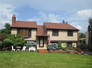 953 Broglie Dr, Pittsburgh, PA 15236