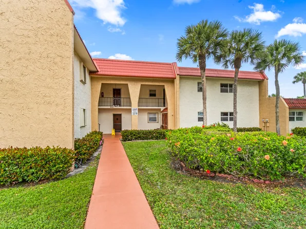 105 Lake Evelyn Drive, West Palm Beach, FL 33411