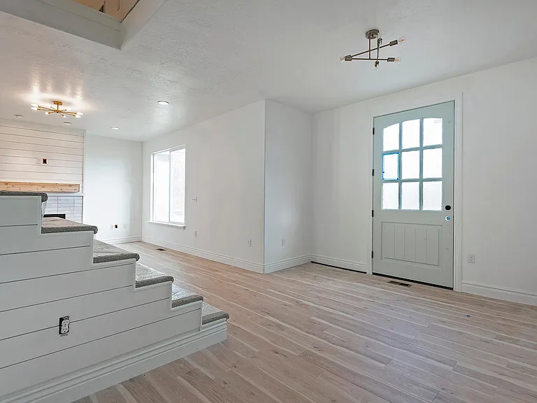 75 N 200 E — Photo 13