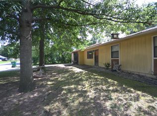 406 S Crutcher St, Springdale, AR 72764