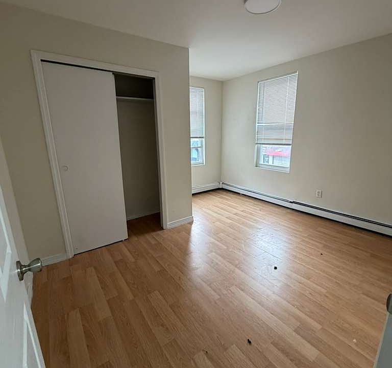 1st image of 127 Wilson Ave APT 2