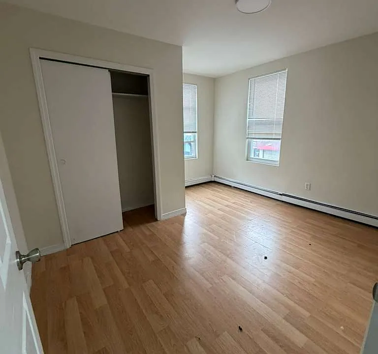 127 Wilson Ave #2