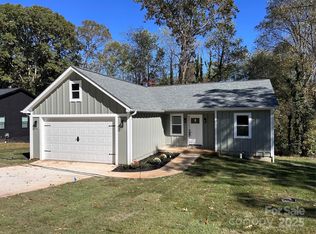 116 39th Avenue Ct NW, Hickory, NC 28601