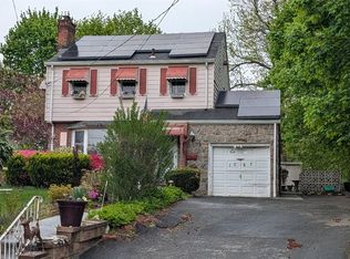 1067 Julia St, Teaneck, NJ 07666