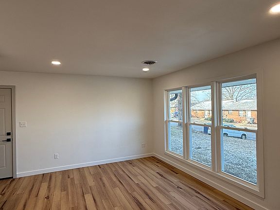 3rd image of 730 E Shore Dr APT 1