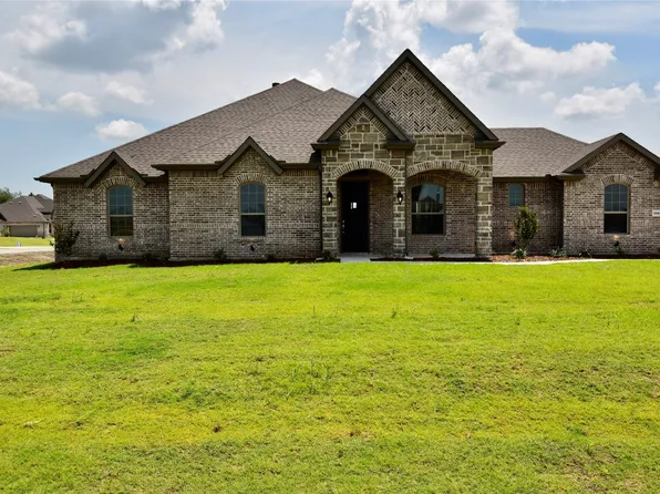 5905 Amber Dr, Sanger, TX 76266