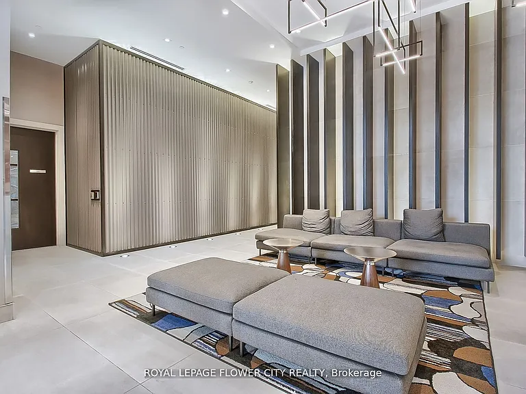 212 King William St #1011 — Photo 5