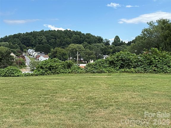 3rd image of 368 Morehead Rd