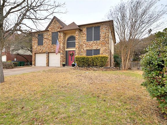 2nd image of 1209 Elm Forest Dr