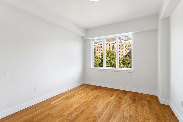 Rented by Safdie Realty Group | media 43