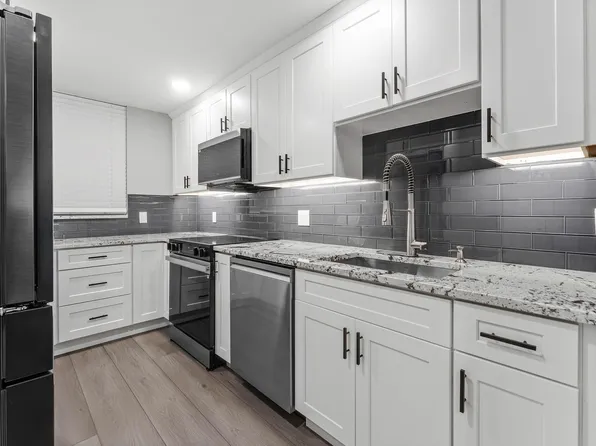 3545 S Ocean Blvd APT 304, South Palm Beach, FL 33480