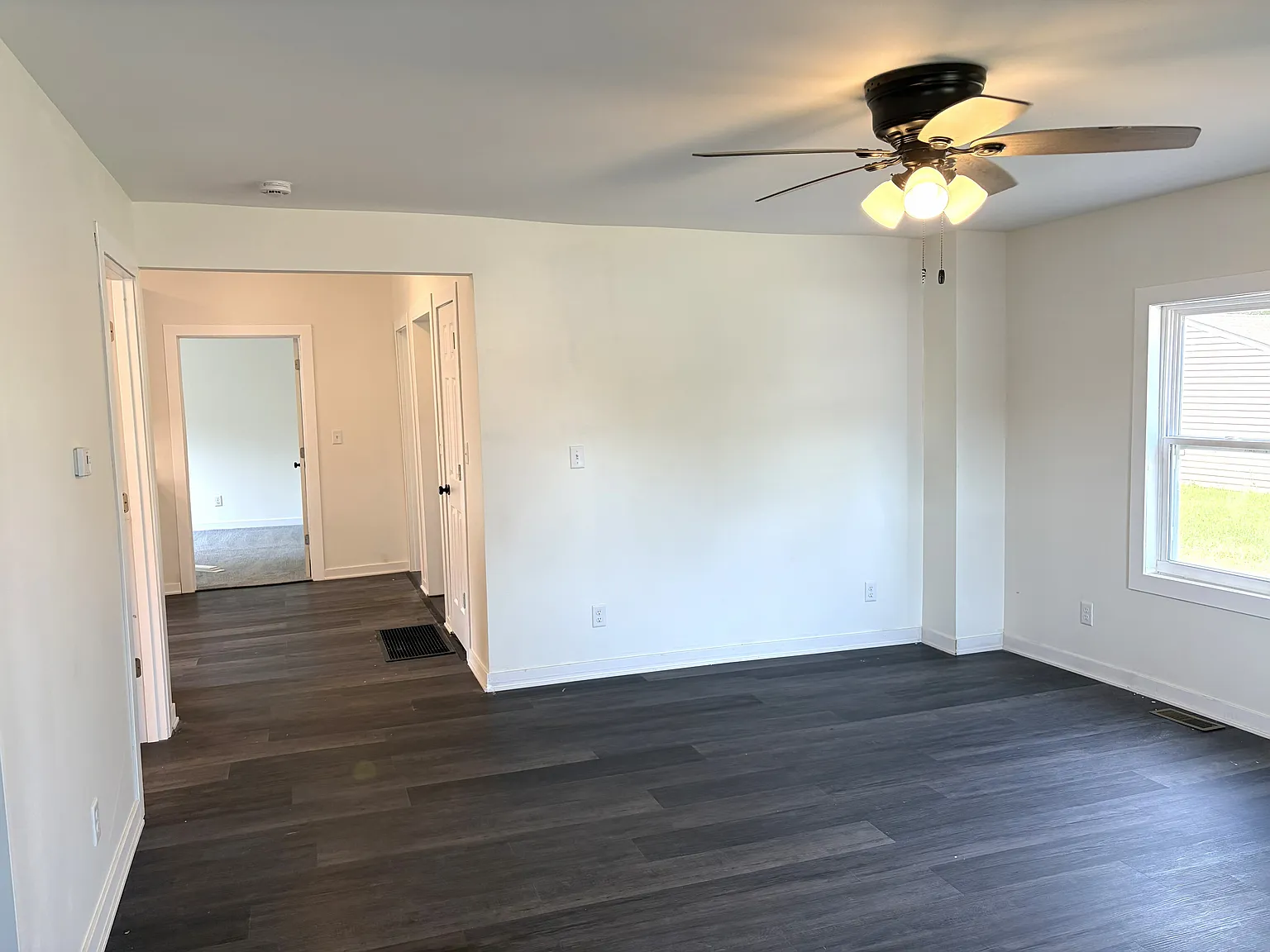 4 bed, 2080 sqft, $2,100 — Photo 4