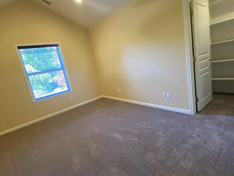 2835 Eastlake Dr SE — Photo 16