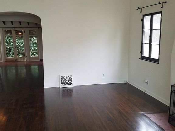 4th image of 3241 De Witt Dr