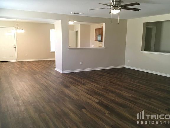 2nd image of 1518 Woodvista Ct