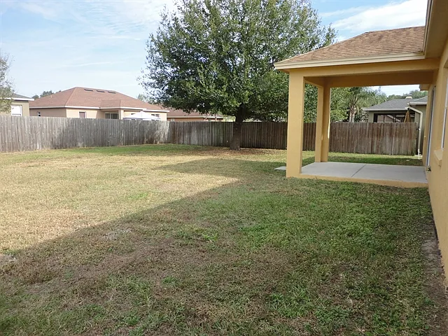 3828 Alamanda Hills Ln — Photo 20