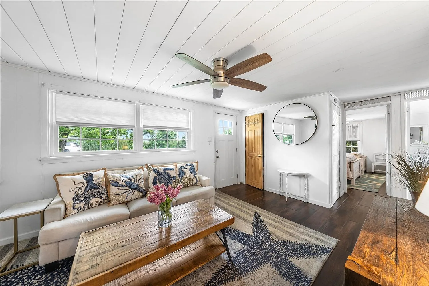 2 bed, 1050 sqft, $2,000 — Photo 3