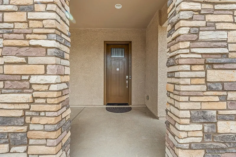 4 bed, 3.5 bath, 2782 sqft, $3,250 — Photo 3