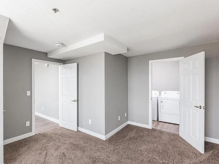 Anderson Tower Apartments — Photo 12
