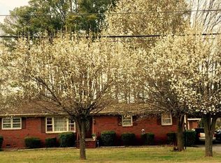 165 E Franklin St, Hartwell, GA 30643