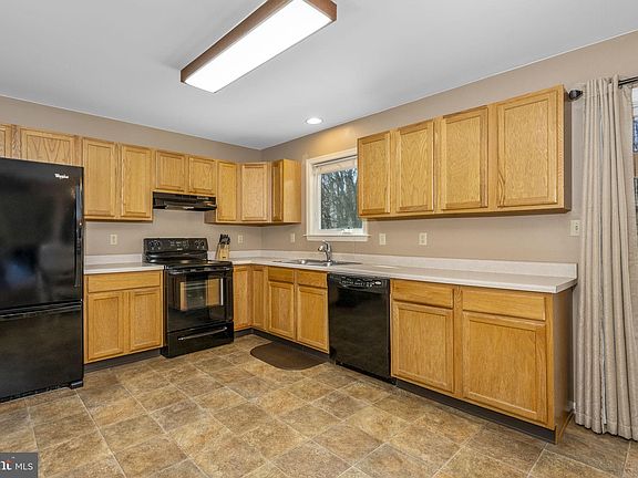 5th image of 322 S Brookside Dr